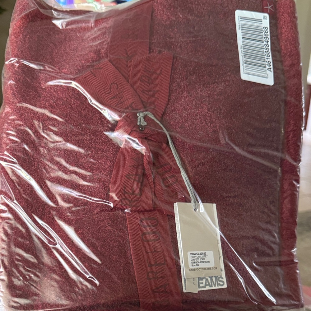 Barefoot Dreams NWT Crimson Rosewood CozyChic Lite Confetti Scarf - Picture 2 of 4